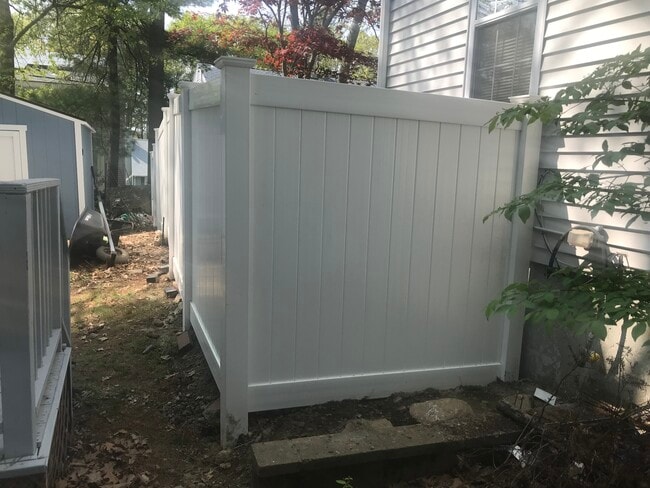 Building Photo - 16 Bowstring Way