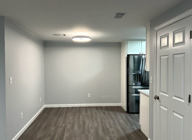 Building Photo - 108 Norton Ave