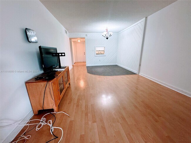 Building Photo - 8100 Sunrise Lakes Blvd