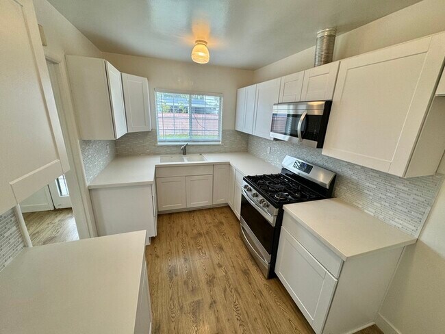 Building Photo - Remodeled House on a Great Street!