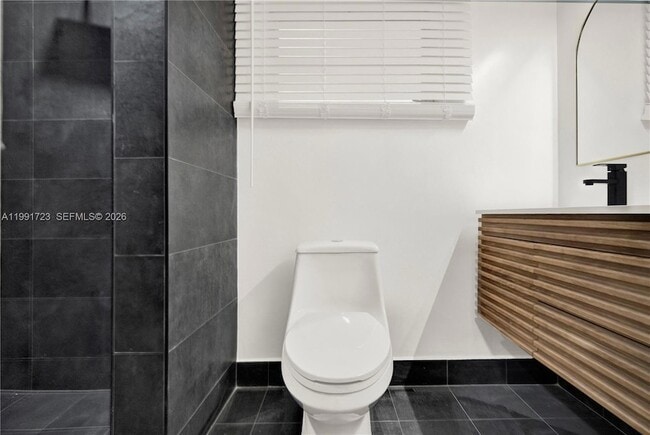 Building Photo - 51 NE 56th Ct