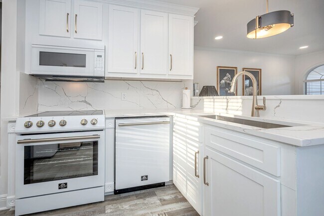 Building Photo - 1102 Stanfield Point Rd