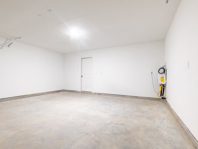 Building Photo - 31406 Pratola Serra Cir
