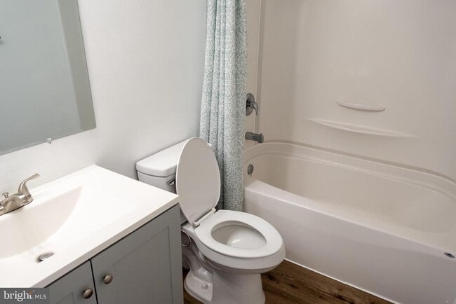 Building Photo - 615 Hemlock Ct