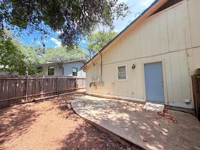 Building Photo - 12102 Arrowwood Dr