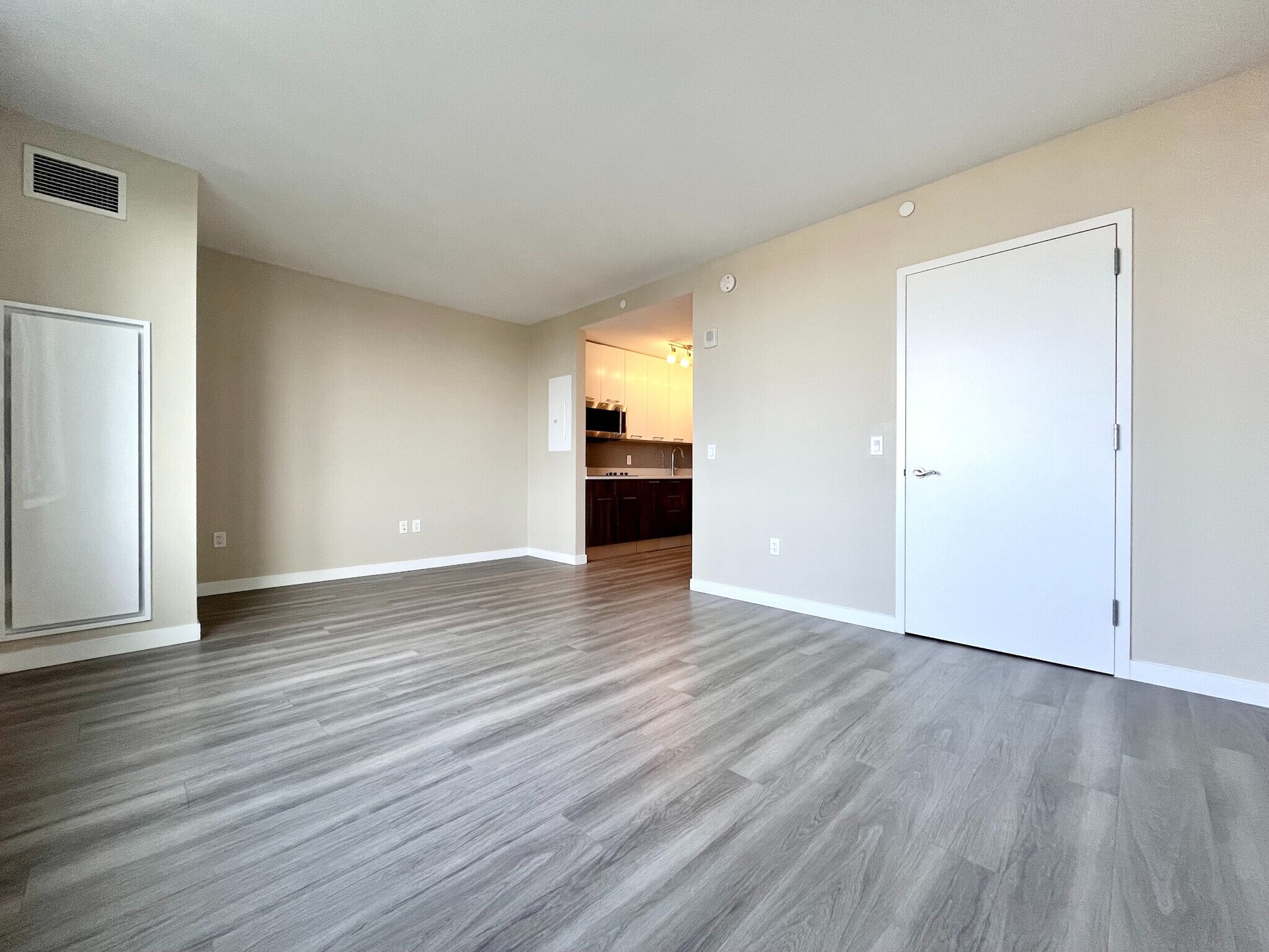 Building Photo - 1524 Sheepshead Bay Rd