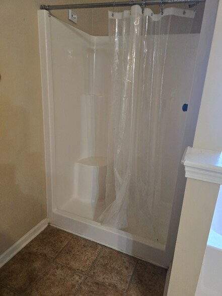 Building Photo - 2797 Huntcliffe Dr