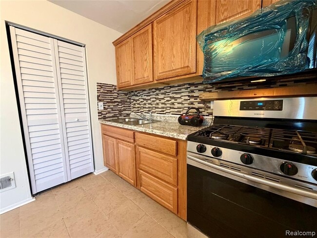 Building Photo - 20031 Hubbell Ave