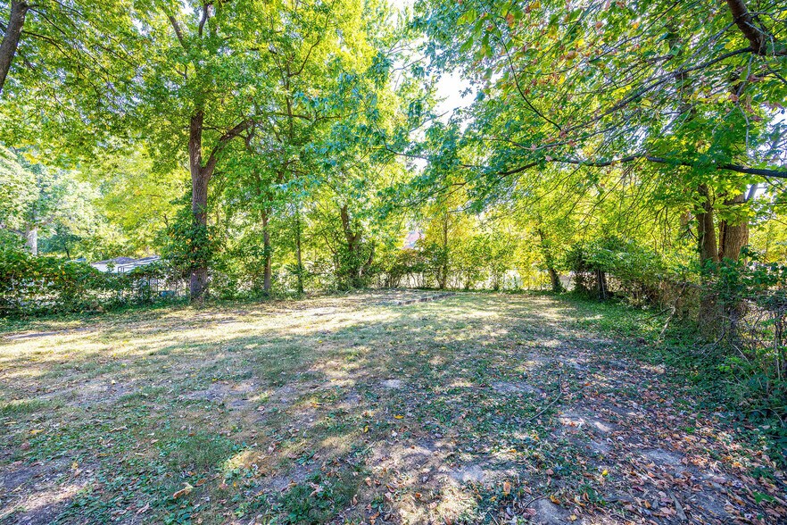 Building Photo - 6601 Iris Ave