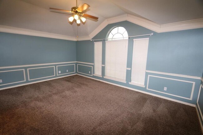 Building Photo - 727 Darone Ct