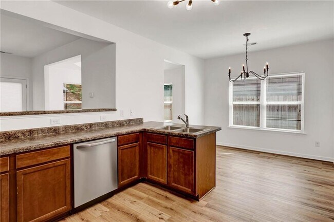 Building Photo - 315 Alcovy Way