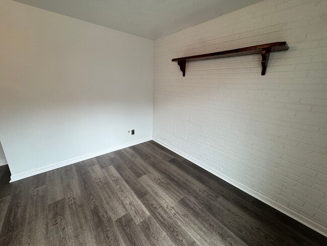 Building Photo - Charming 2 Bed 1.5 Bath in Gibsonia!