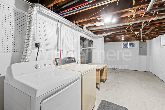 Building Photo - Welcome to this charming 1-bedroom, 1-bathroom home located in the vibrant city of Spokane, WA.