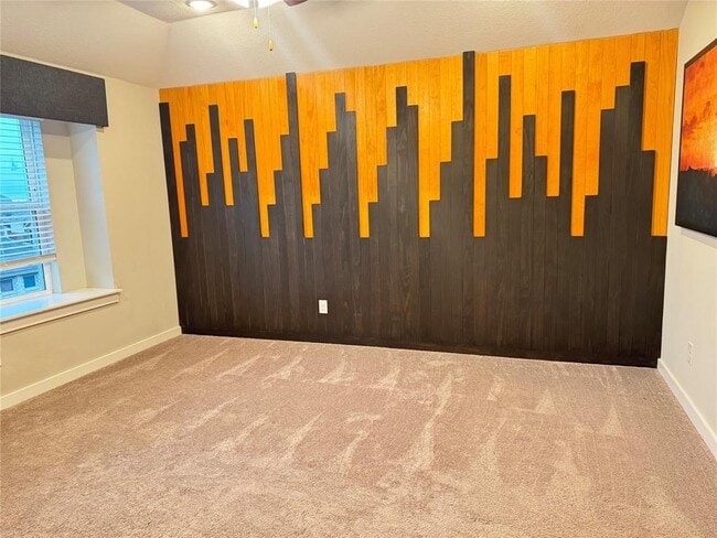 Building Photo - 2328 Calvert Dr