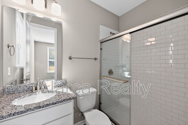 Building Photo - 256 W Waterlynn Rd