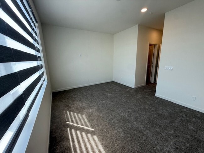 Building Photo - BEAUTIFUL BRAND NEW TOWNHOME IN STANTON FOR LEASE