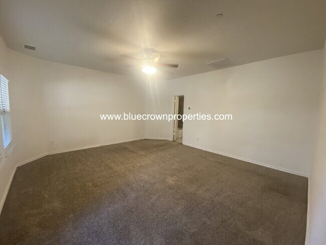 Building Photo - 2431 Klamath Dr