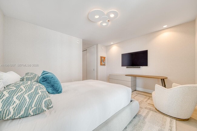 Building Photo - 5775 Collins Ave