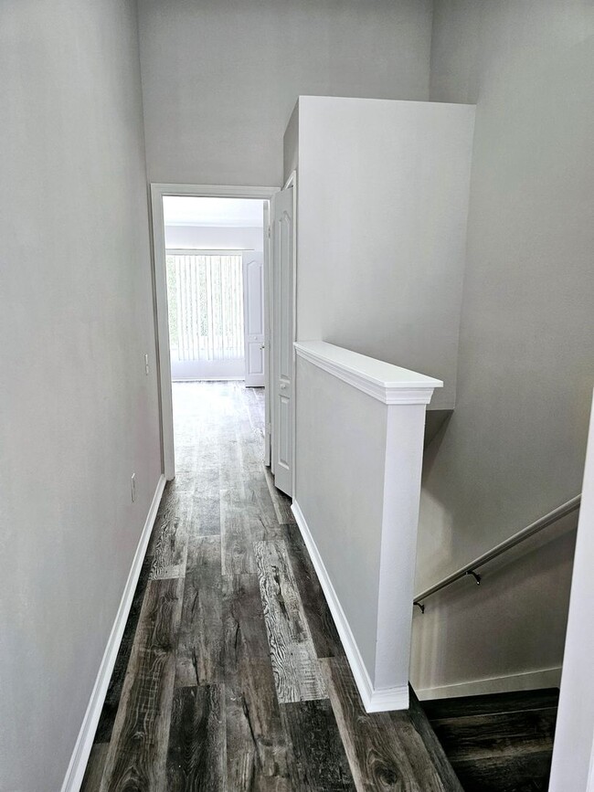 Building Photo - Regency Key Townhouse