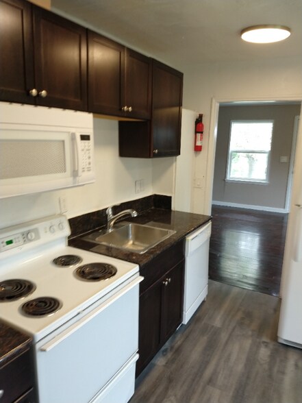 Building Photo - 5019 S Fletcher St