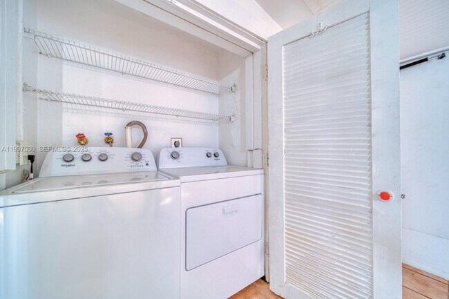 Building Photo - 400 Minorca Ave