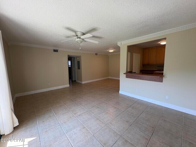 Building Photo - 2100 W Beach Dr