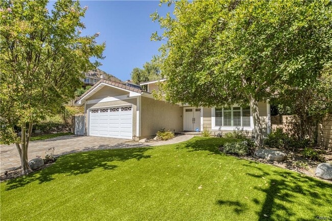 Building Photo - 7101 Shadow Ridge Ct
