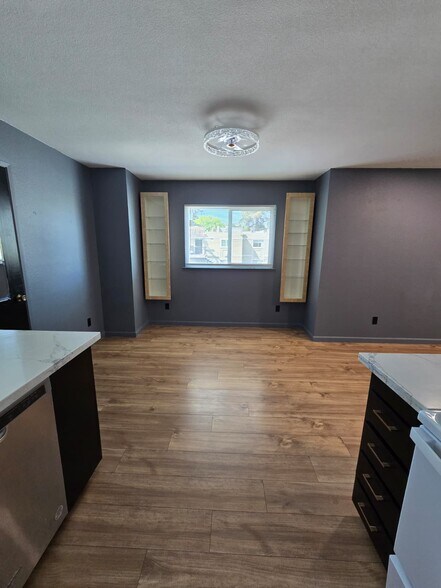 Building Photo - 102 Luna Grande Cir