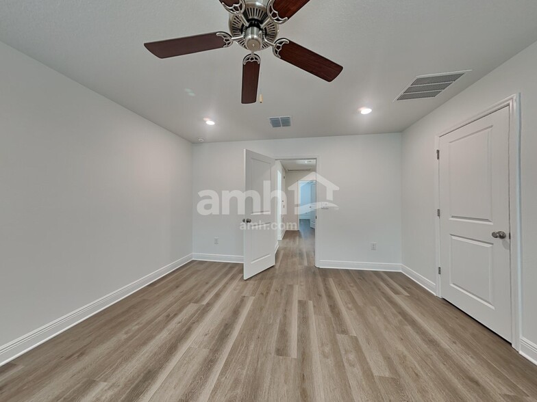 Building Photo - 6649 Atlantic Bch Ave