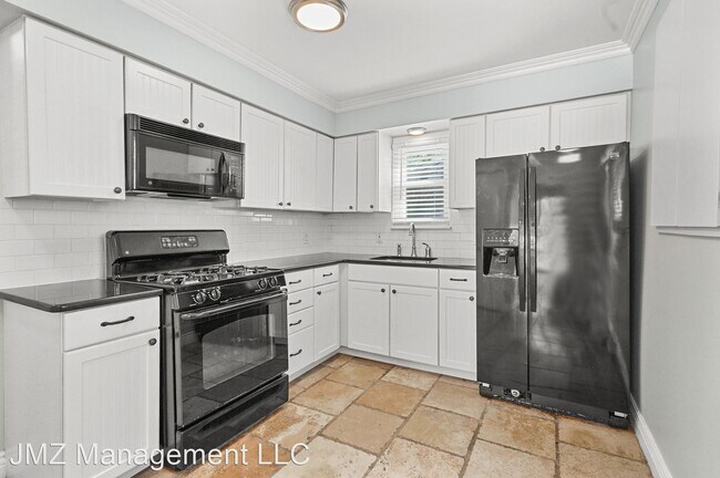 Building Photo - 3 br, 1 bath House - 1391 Rossdale
