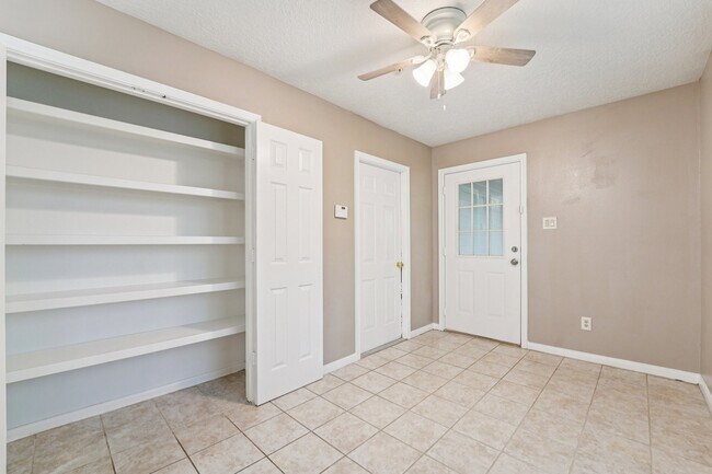 Building Photo - 100 Westpark Dr