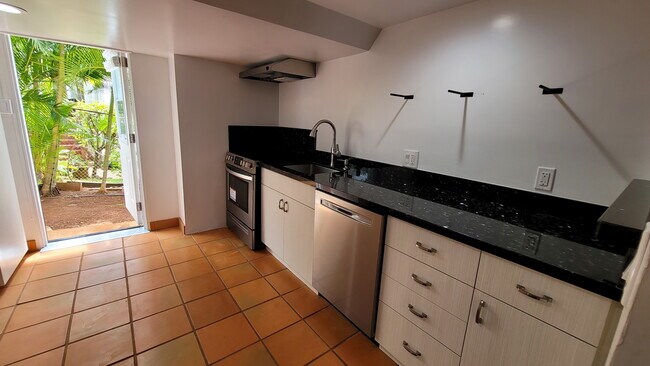 Kitchen - 4115 Sierra Dr