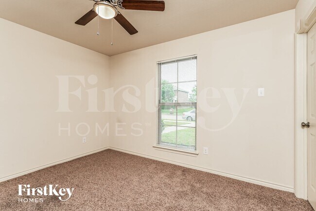 Building Photo - 603 Cardwell Dr