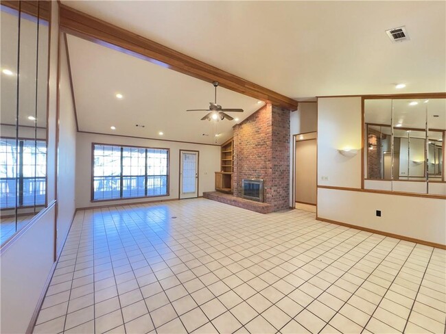 Building Photo - 2368 E Kantz Ln S