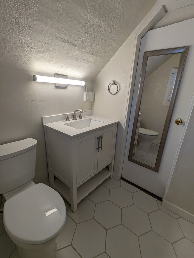 Building Photo - 1601 Plumas St