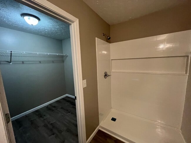 Building Photo - 2 Bedroom 2 Bath Single Family home
