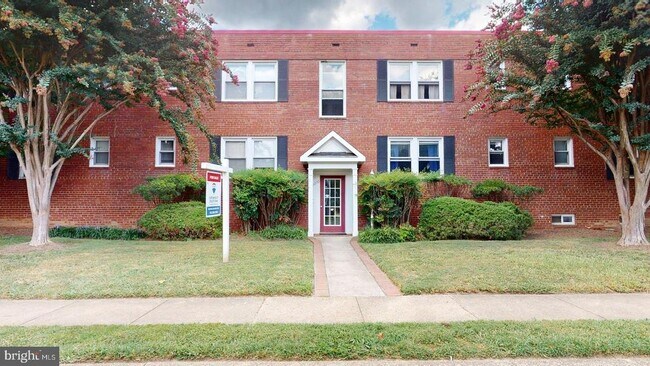 Building Photo - 1210 N Kenilworth St