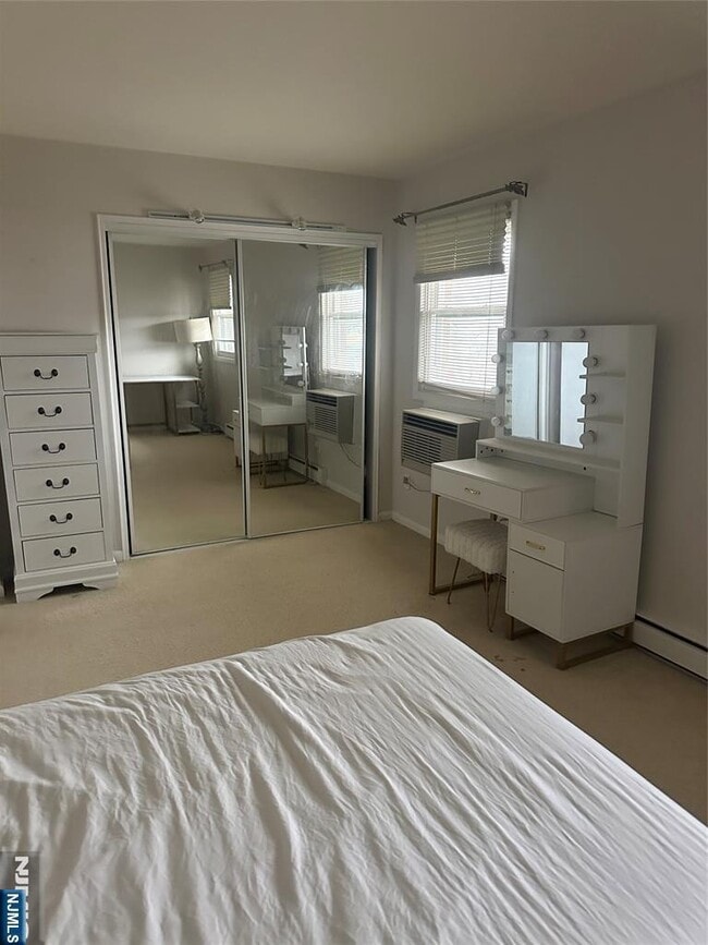 Building Photo - 15 Cottage St