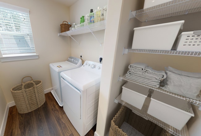 Building Photo - Wren | 3 Bed 2.5 Bath | Garage | 1729 sf | $2831 - $3114 | 8, 9, 10, 12, 14, and 15 month lease t...