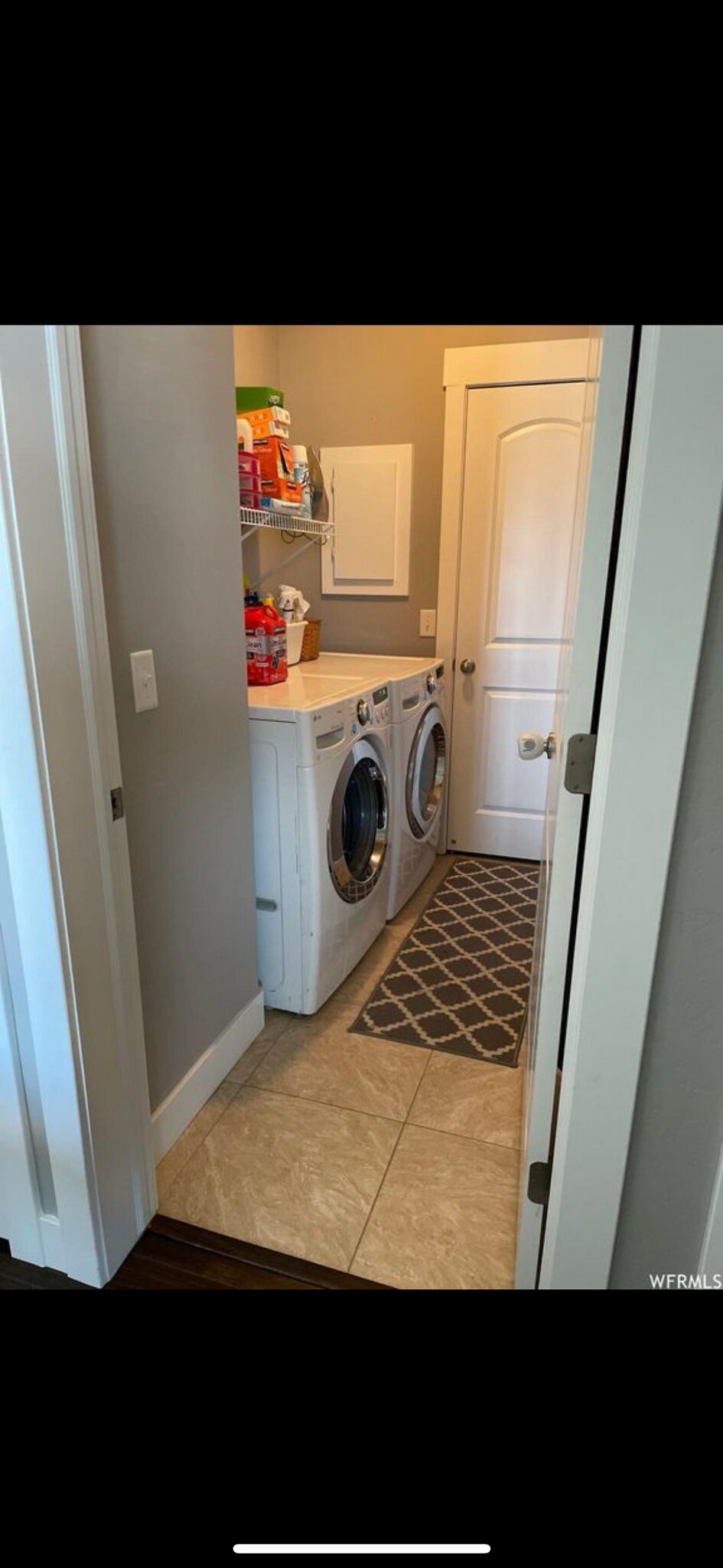 Building Photo - 1951 N Crest Rd