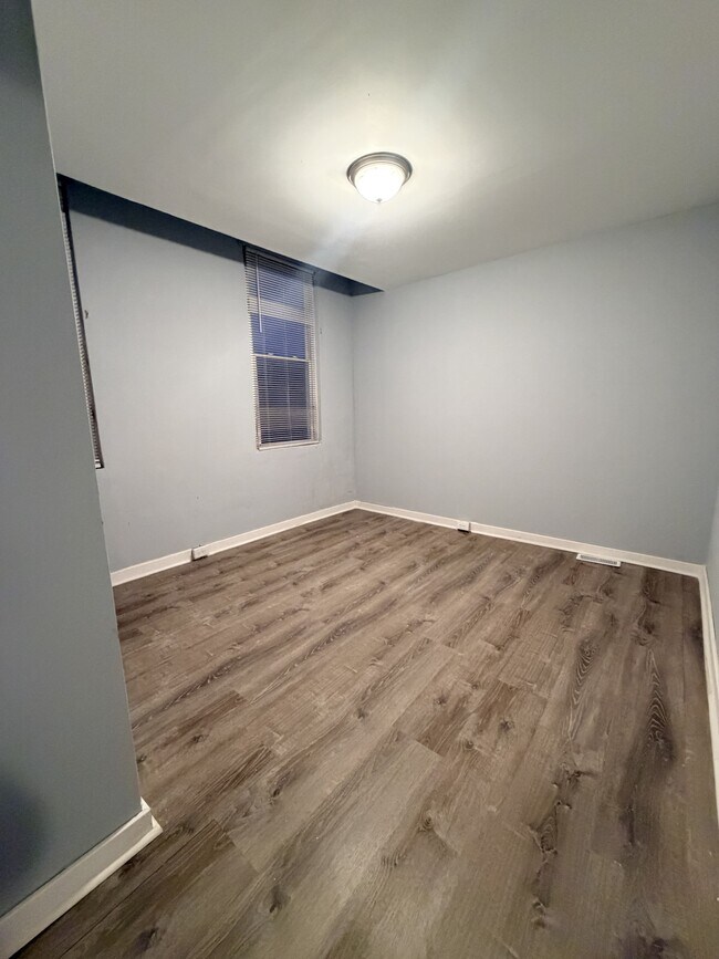 Building Photo - 1617 Darley Ave