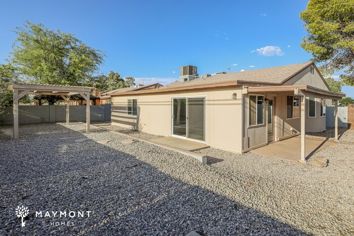 Building Photo - 6080 S Springbrook Dr
