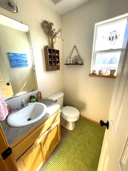 Building Photo - 1678 Rhyolite St