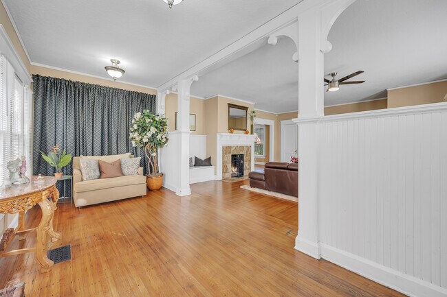 Building Photo - 118 Cottage Ave