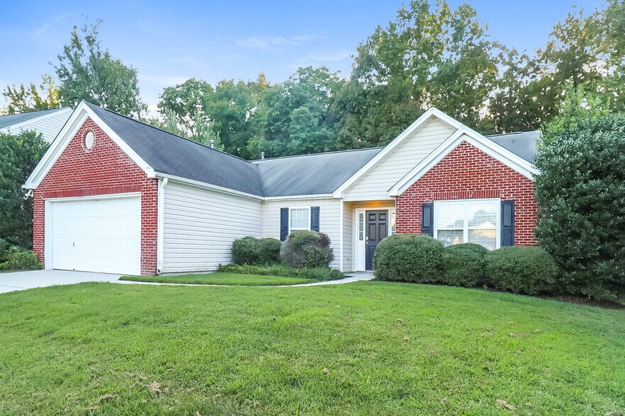 Building Photo - 4102 Hunters Trail Dr