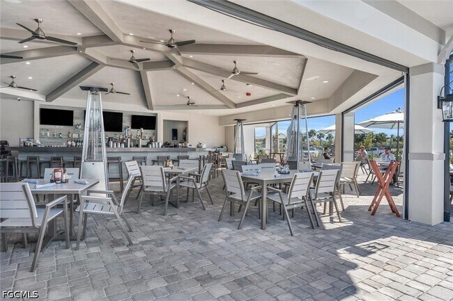 Building Photo - 14204 Heritage Landing Blvd