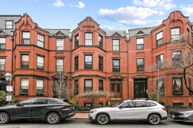 Building Photo - 434 Marlborough St