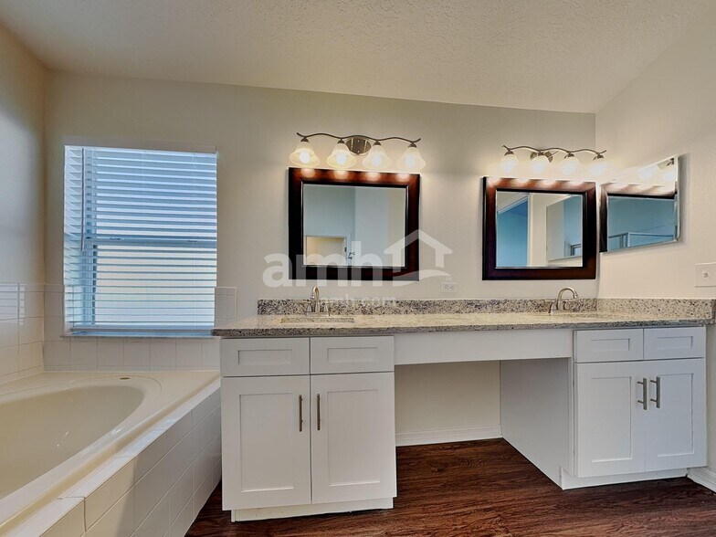 Building Photo - 3754 Benson Park Blvd