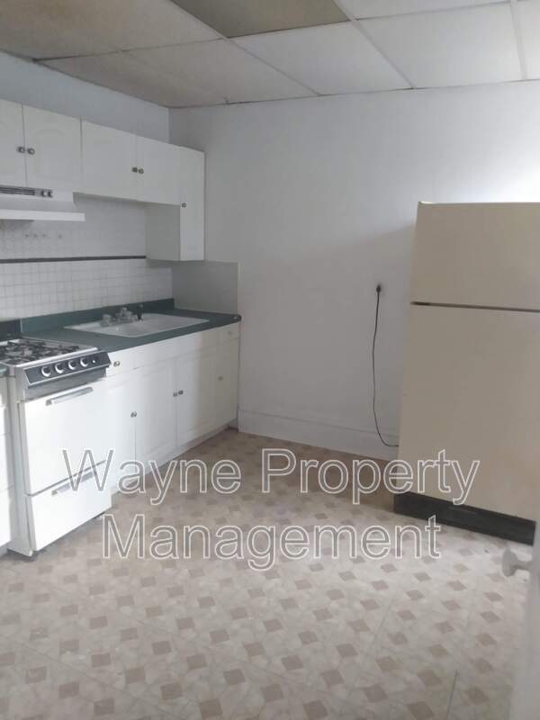 Building Photo - 744 1st St