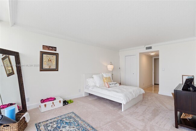 Building Photo - 2200 S Ocean Ln